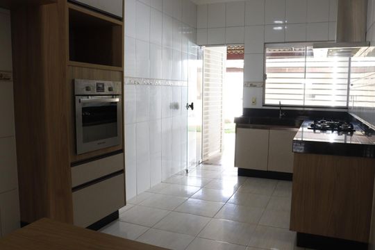 Cozinha de casa para alugar com 2 quartos, 100m² em Setor três Marias, Goiânia