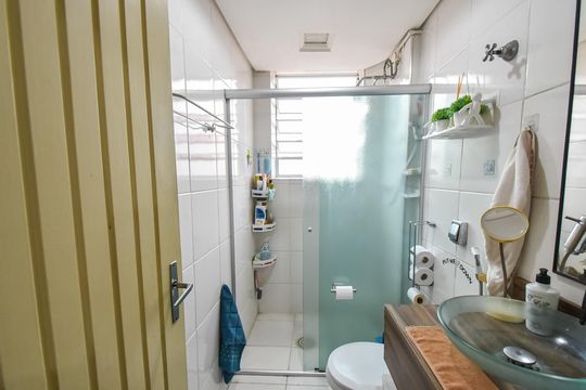 Banheiro de apartamento à venda com 2 quartos, 72m² em Cambuci, São Paulo
