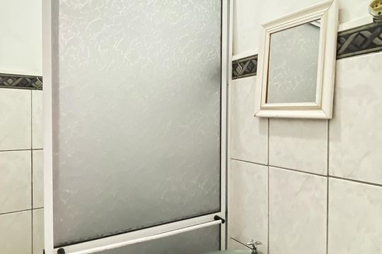 Banheiro de casa à venda com 1 quarto, 70m² em Jardim Jaú (zona Leste), São Paulo
