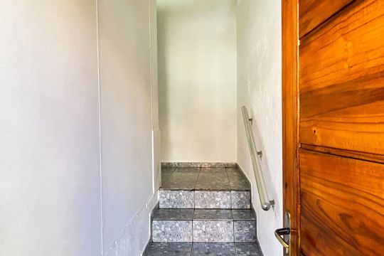Escada  de casa para alugar com 1 quarto, 70m² em Jardim Jaú (zona Leste), São Paulo
