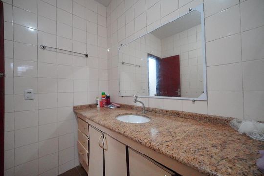 Banheiro de casa para alugar com 2 quartos, 70m² em Areias, São José