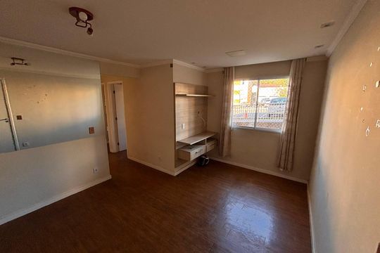 Sala de apartamento para alugar com 2 quartos, 46m² em Vila Santo Antonio do Portao, Cotia