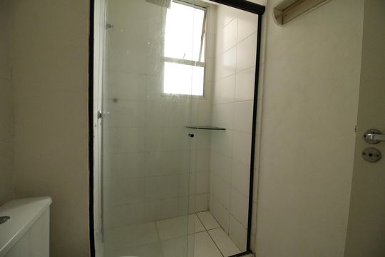 Banheiro de apartamento à venda com 2 quartos, 77m² em Barra Olímpica, Rio de Janeiro