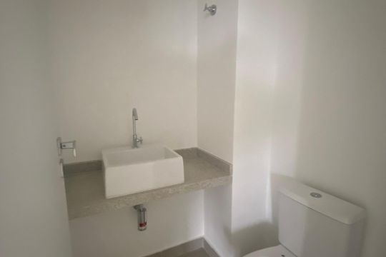 Banheiro de apartamento à venda com 2 quartos, 80m² em Butantã, São Paulo