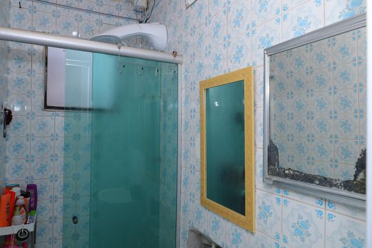 Banheiro de apartamento para alugar com 2 quartos, 43m² em Itaquera, São Paulo