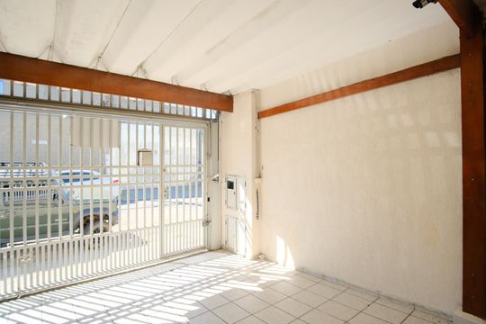 Garagem de casa para alugar com 3 quartos, 230m² em Vila Carrão, São Paulo