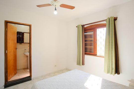 Suíte de casa para alugar com 3 quartos, 230m² em Vila Carrão, São Paulo