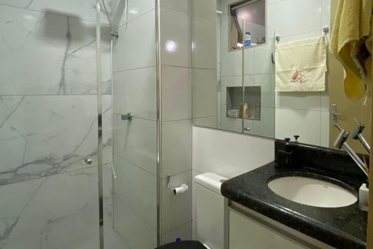 Banheiro de apartamento à venda com 2 quartos, 114m² em Chácara, Betim