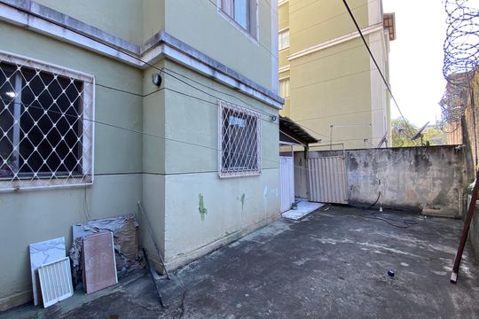Quintal de apartamento à venda com 2 quartos, 114m² em Chácara, Betim