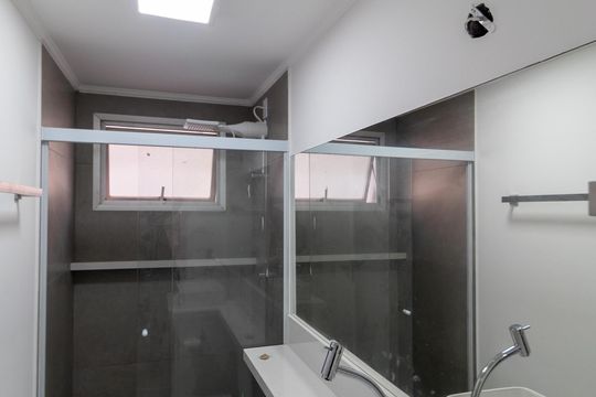 Banheiro de apartamento para alugar com 1 quarto, 57m² em Centro, Campinas