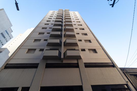 Fachada de apartamento para alugar com 1 quarto, 57m² em Centro, Campinas