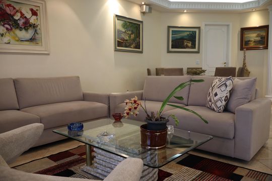 Sala  de apartamento à venda com 4 quartos, 250m² em Camargos, Guarulhos