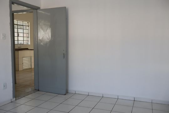 Quarto 1 de casa para alugar com 2 quartos, 70m² em Jardim Santa Adelia, São Paulo