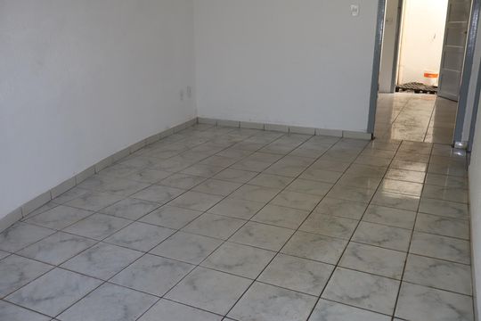 Casa para alugar com 2 quartos, 70m² em Jardim Santa Adelia, São Paulo