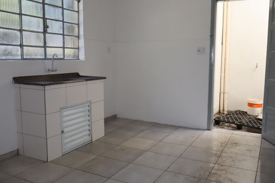 Cozinha de casa para alugar com 2 quartos, 70m² em Jardim Santa Adelia, São Paulo