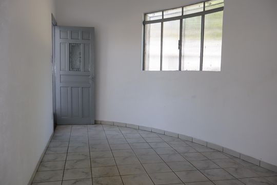 Sala de casa para alugar com 2 quartos, 70m² em Jardim Santa Adelia, São Paulo