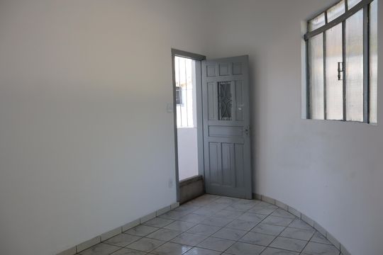Sala de casa para alugar com 2 quartos, 70m² em Jardim Santa Adelia, São Paulo