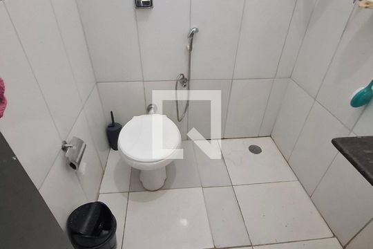 Banheiro social de casa para alugar com 2 quartos, 90m² em Residencial Leo Gomes de Moraes, Ribeirão Preto