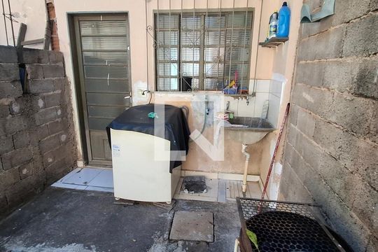 Área de serviço de casa para alugar com 2 quartos, 90m² em Residencial Leo Gomes de Moraes, Ribeirão Preto