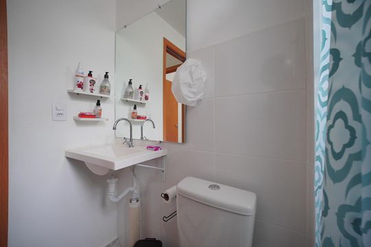Banheiro de apartamento para alugar com 2 quartos, 48m² em Caminho Novo, Palhoça