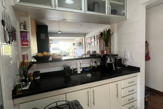Cozinha de apartamento à venda com 3 quartos, 75m² em Pompeia, São Paulo