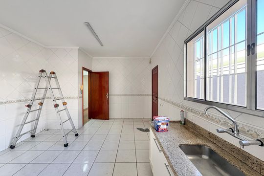 Cozinha de casa para alugar com 4 quartos, 230m² em Parque Sao Domingos, São Paulo