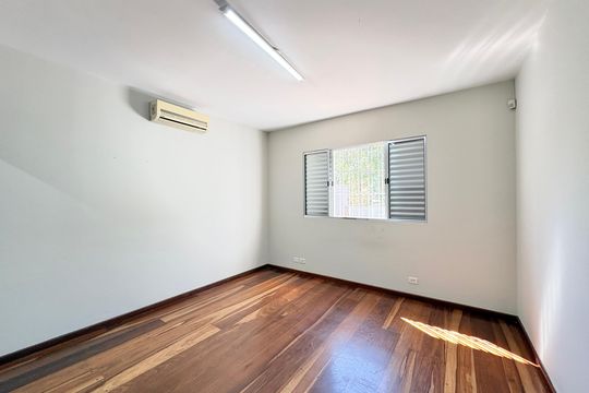 Suíte 1 de casa para alugar com 4 quartos, 230m² em Parque Sao Domingos, São Paulo