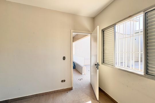 Quarto de Serviço de casa para alugar com 4 quartos, 230m² em Parque Sao Domingos, São Paulo