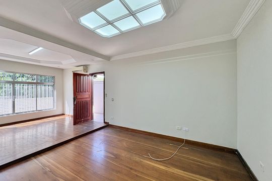 Sala de casa para alugar com 4 quartos, 230m² em Parque Sao Domingos, São Paulo
