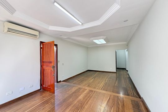 Sala de casa para alugar com 4 quartos, 230m² em Parque Sao Domingos, São Paulo