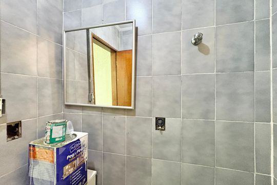 Lavabo da Garagem  de casa para alugar com 4 quartos, 230m² em Parque Sao Domingos, São Paulo