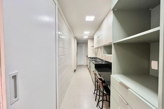 Cozinha de apartamento para alugar com 2 quartos, 90m² em Lagoa, Rio de Janeiro