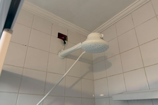 Banheiro de apartamento para alugar com 2 quartos, 70m² em José Menino, Santos