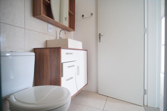 Banheiro de apartamento para alugar com 2 quartos, 58m² em Canudos, Novo Hamburgo