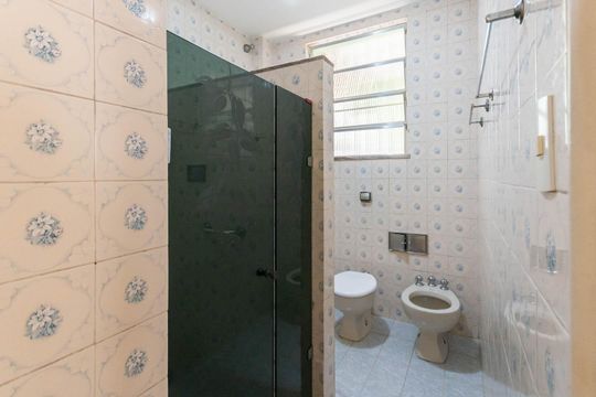 Banheiro de casa à venda com 3 quartos, 153m² em Tijuca, Rio de Janeiro
