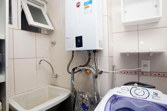 Cozinha + Área de Serviço de apartamento para alugar com 3 quartos, 93m² em Santana, Porto Alegre