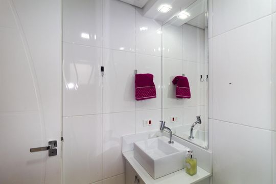 Banheiro de apartamento à venda com 2 quartos, 53m² em Vila Bela, São Paulo