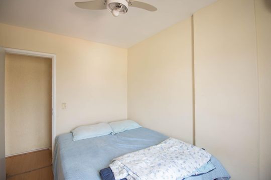 Quarto 1 de apartamento para alugar com 2 quartos, 56m² em Almerinda, São Gonçalo