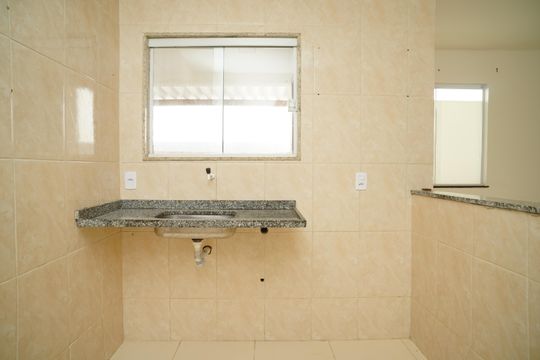 Cozinha de casa para alugar com 1 quarto, 45m² em Jardim Atlântico Leste, Maricá