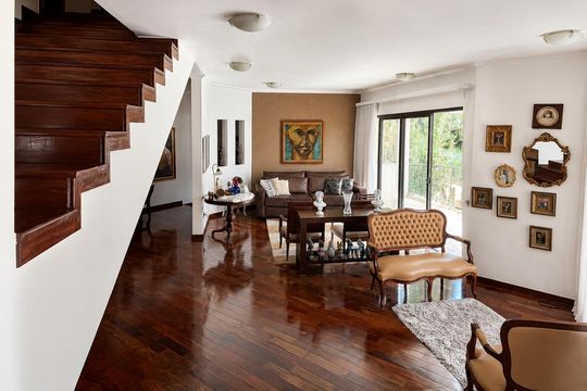Casa à venda com 4 quartos, 400m² em Parque das Universidades, Campinas