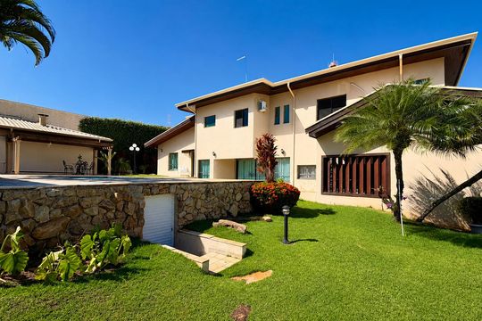 Área externa de casa à venda com 4 quartos, 400m² em Parque das Universidades, Campinas