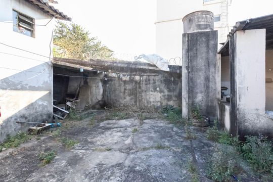 Quintal de casa à venda com 3 quartos, 420m² em Minas Brasil, Belo Horizonte