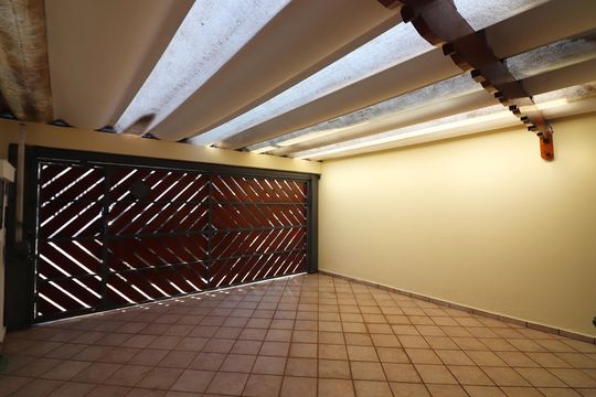 Garagem de casa à venda com 4 quartos, 168m² em Jardim do Mar, São Bernardo do Campo