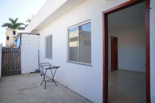 Varanda de casa para alugar com 1 quarto, 40m² em Jardim Atlântico Leste, Maricá