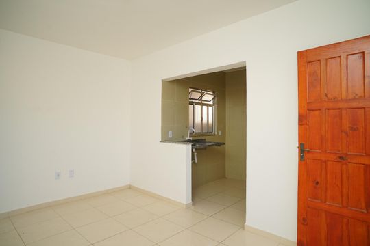 Sala de casa para alugar com 1 quarto, 40m² em Jardim Atlântico Leste, Maricá