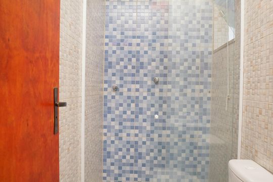 Banheiro de casa para alugar com 1 quarto, 40m² em Jardim Atlântico Leste, Maricá