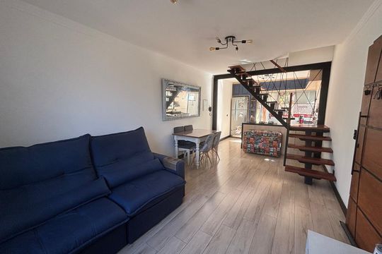 Sala de casa de condomínio à venda com 2 quartos, 59m² em Jardim California, Barueri