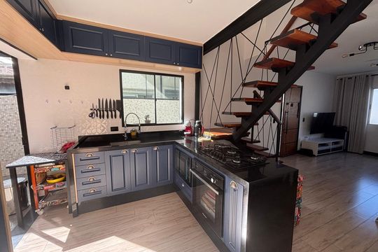 Cozinha de casa de condomínio à venda com 2 quartos, 59m² em Jardim California, Barueri