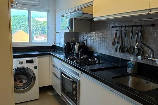 Cozinha de apartamento à venda com 2 quartos, 58m² em Ipanema, Porto Alegre