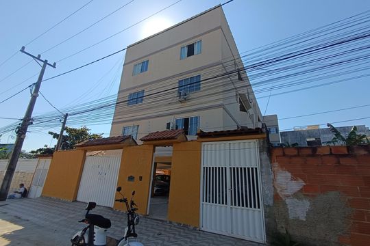 Fachada de kitnet/studio para alugar com 1 quarto, 30m² em Extensão Serramar, Rio das Ostras